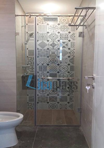 Thi công nội thất phòng tắm với kính cường lực tại chung cư Gold Mark City